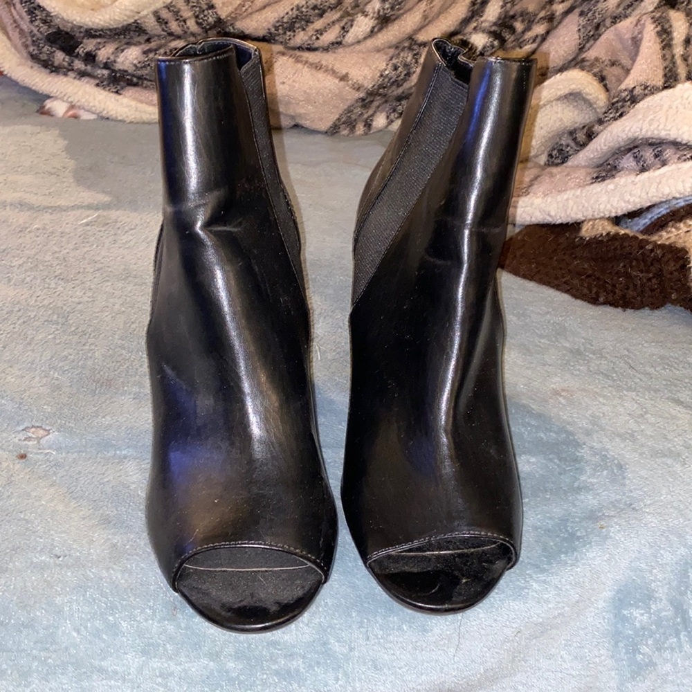 Peep toe boots with heel
